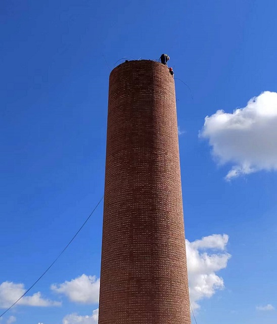 煙囪拆除公司:專業(yè)優(yōu)勢與安全保障